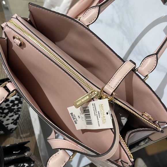 Michael Kors Sheila Medium Sequined Floral CZ Satchel
Powder Blush
NWT - Picture 6 of 16